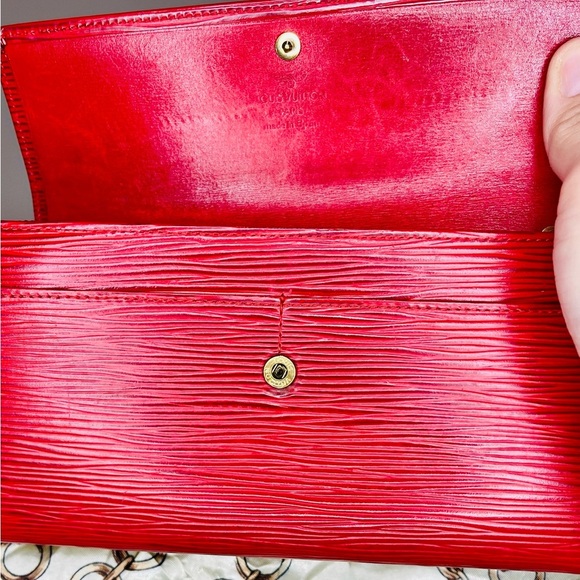 Louis Vuitton Red Epi Sarah Wallet - Picture 7 of 10